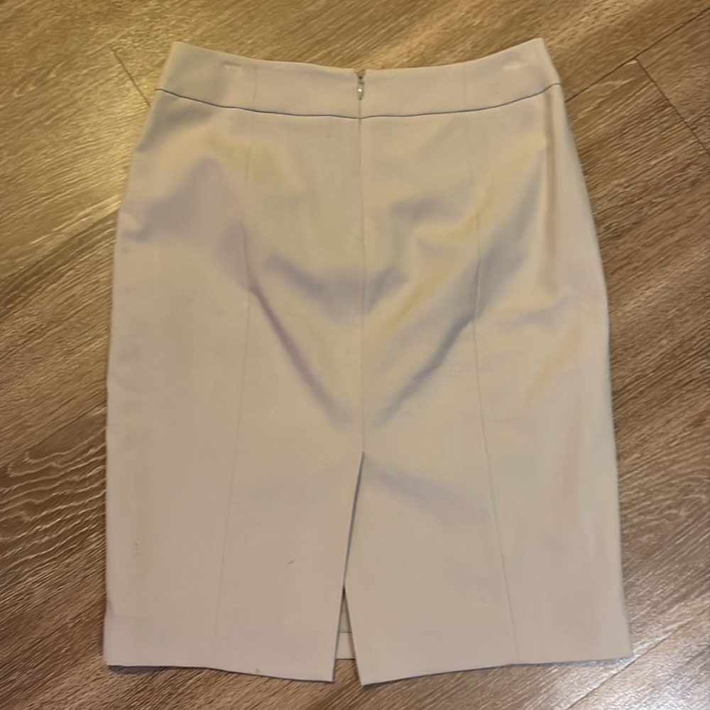EUC Calvin Klein Taupe pencil skirt size 4 - Picture 2 of 5